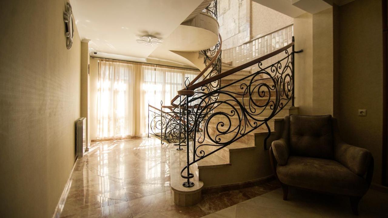 Hotel Juralius Tbilisi Eksteriør billede